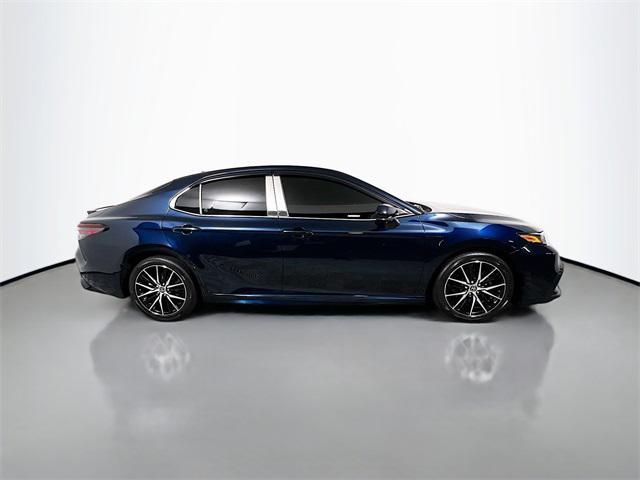 Photo of 2021 Galactic Aqua Mica Toyota Camry