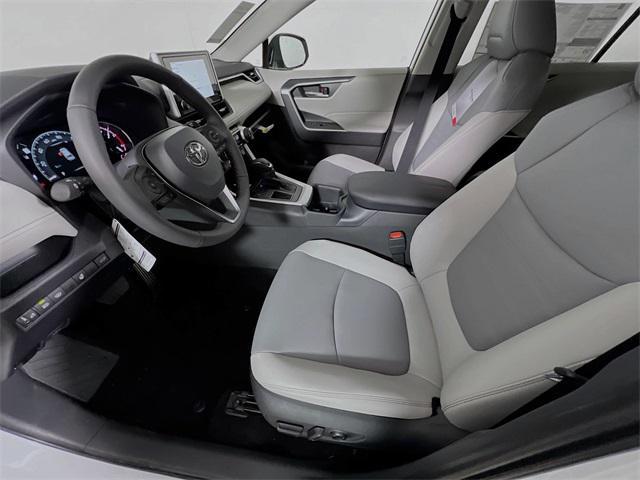 Photo of 2025 Wind Chill Prl Toyota RAV4