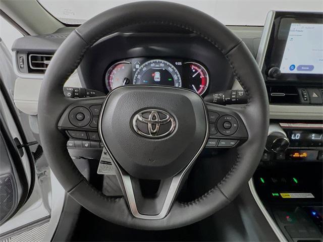 Photo of 2025 Wind Chill Prl Toyota RAV4