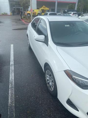 Photo of 2019 Super White Toyota Corolla