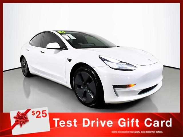 Photo of 2021 Pearl White Multi-Coat Tesla Model 3