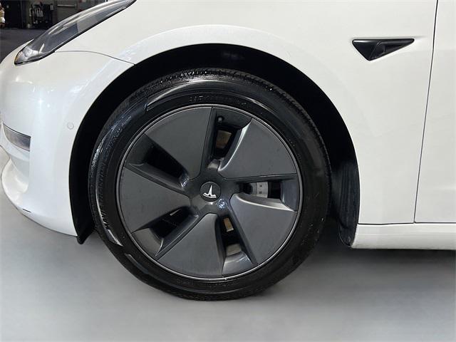 Photo of 2021 Pearl White Multi-Coat Tesla Model 3