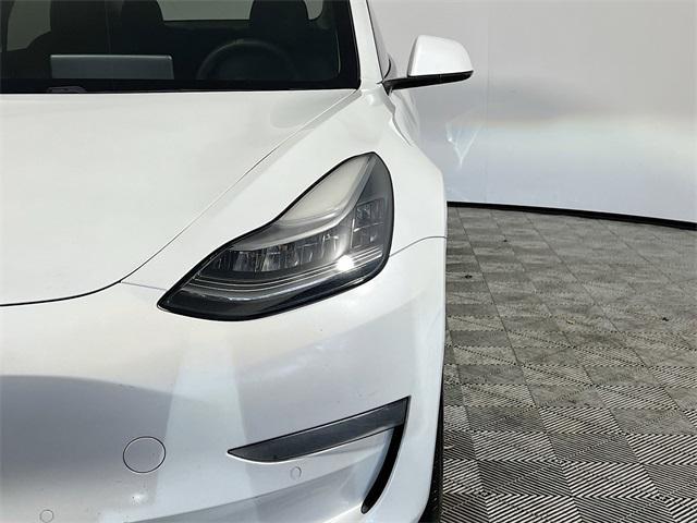 Photo of 2021 Pearl White Multi-Coat Tesla Model 3