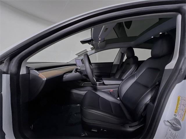 Photo of 2021 Pearl White Multi-Coat Tesla Model 3