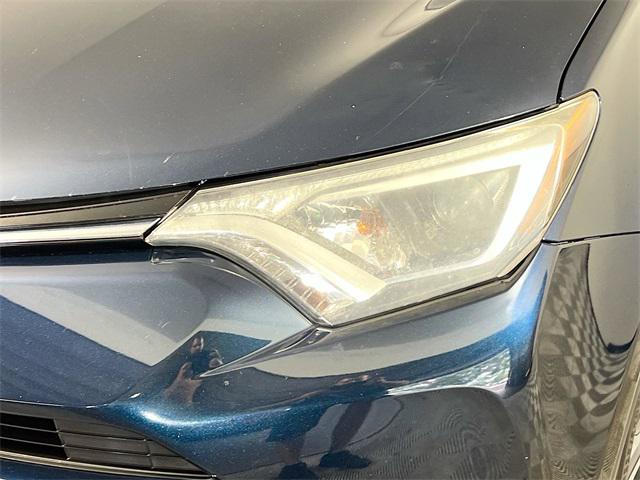 Photo of 2018 Galactic Aqua Mica Toyota RAV4