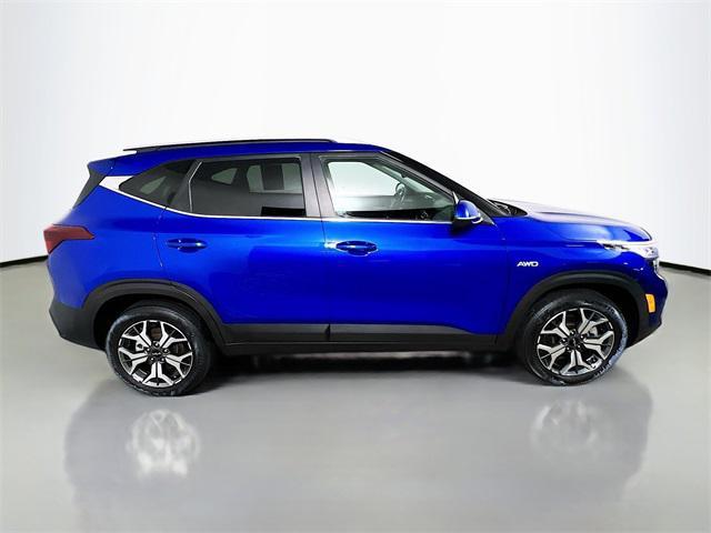 Photo of 2023 Neptune Blue Kia Seltos