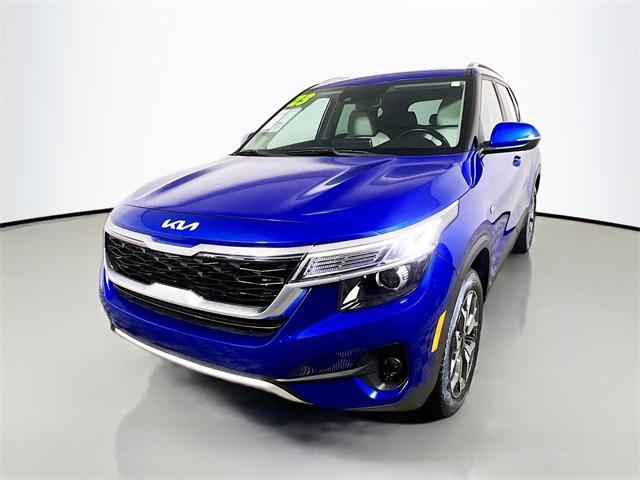 Photo of 2023 Neptune Blue Kia Seltos
