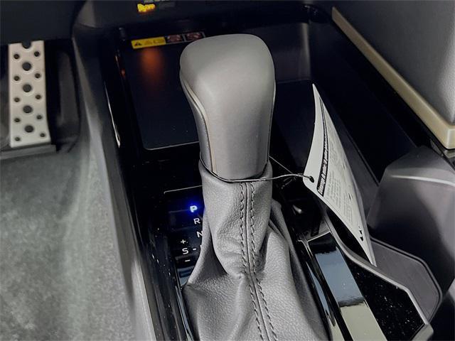Photo of 2025 Wind Chill Prl Toyota Camry
