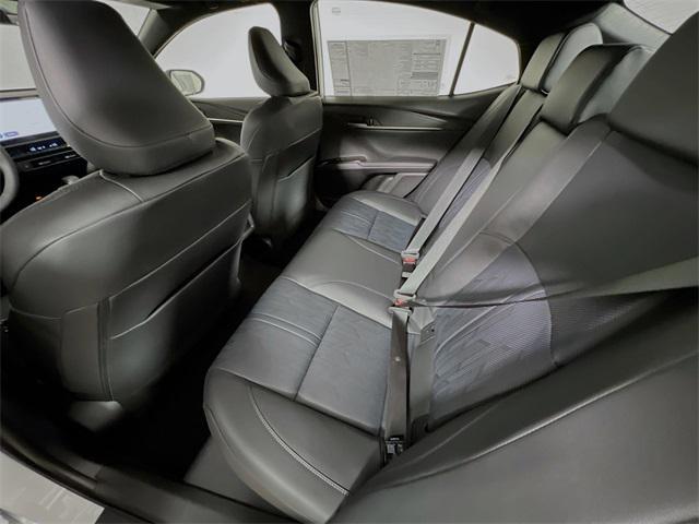 Photo of 2025 Wind Chill Prl Toyota Camry