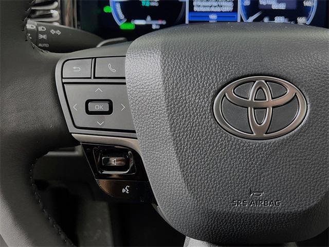 Photo of 2025 Wind Chill Prl Toyota Camry