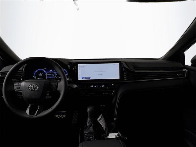 Photo of 2025 Wind Chill Prl Toyota Camry