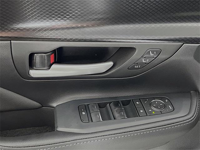 Photo of 2025 Wind Chill Prl Toyota Grand Highlander Hybrid