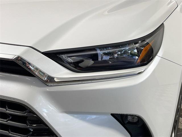 Photo of 2025 Wind Chill Prl Toyota Grand Highlander Hybrid