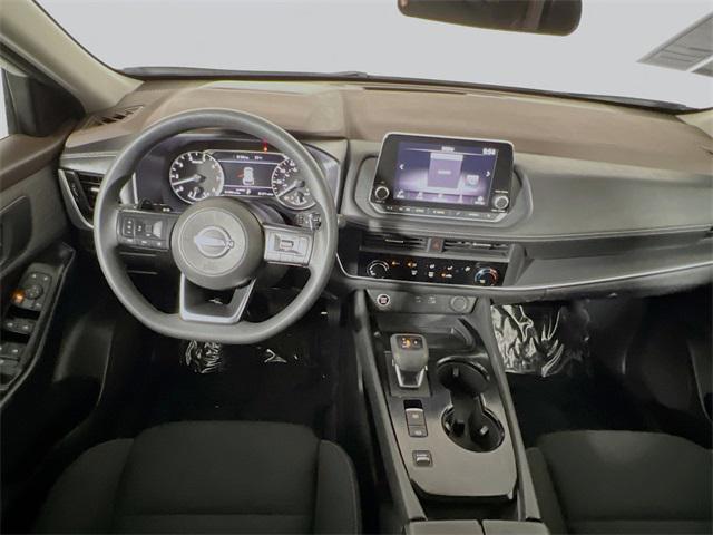 Photo of 2023 Glacier White Nissan Rogue