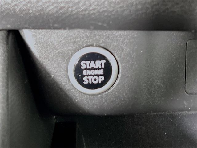 Photo of 2023 Glacier White Nissan Rogue