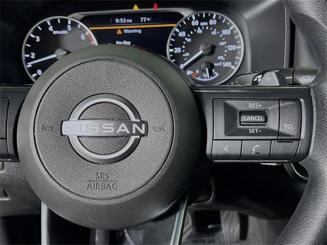 Photo of 2023 Glacier White Nissan Rogue