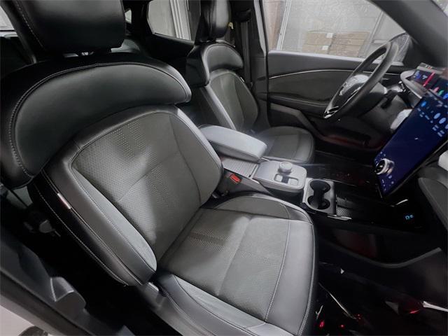 Photo of 2021 Star White Metallic Tri-Coat Ford Mustang Mach-E