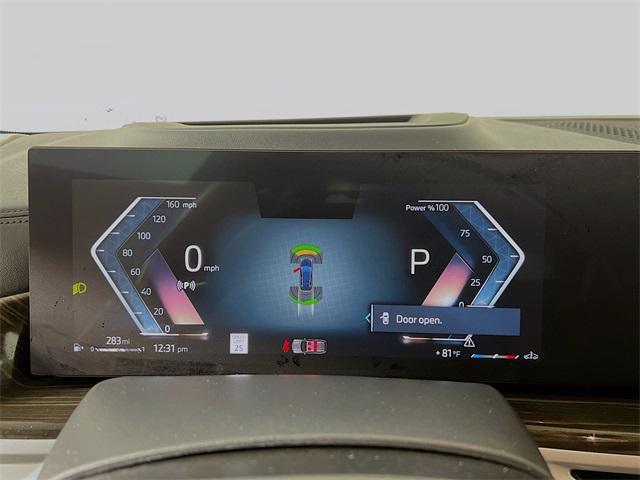 Photo of 2023 Black Sapphire Metallic BMW X7