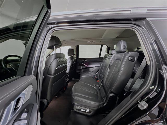 Photo of 2023 Black Sapphire Metallic BMW X7