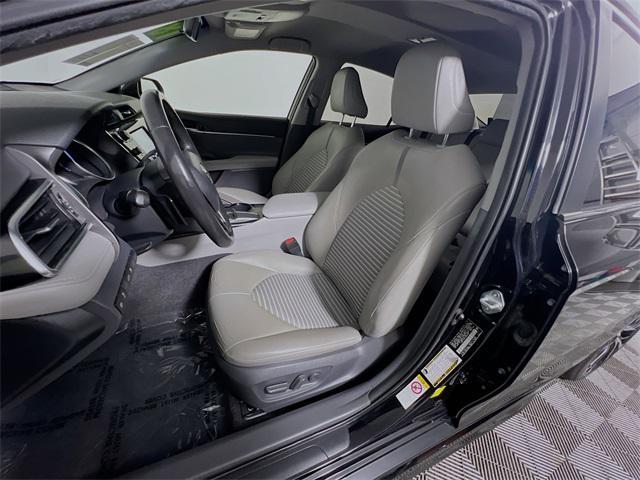 Photo of 2018 Midnight Black Metallic Toyota Camry