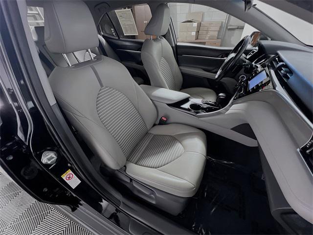 Photo of 2018 Midnight Black Metallic Toyota Camry