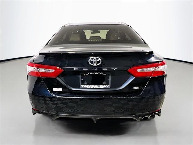 Photo of 2018 Midnight Black Metallic Toyota Camry