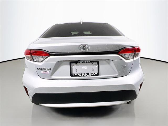Photo of 2022 Classic Silver Metallic Toyota Corolla