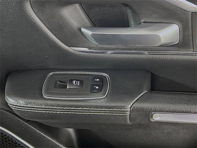 Photo of 2024 Diamond Black Crystal Pearlcoat RAM 1500