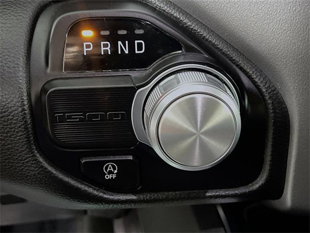Photo of 2024 Diamond Black Crystal Pearlcoat RAM 1500