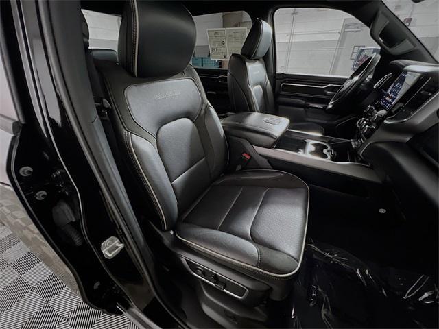 Photo of 2024 Diamond Black Crystal Pearlcoat RAM 1500