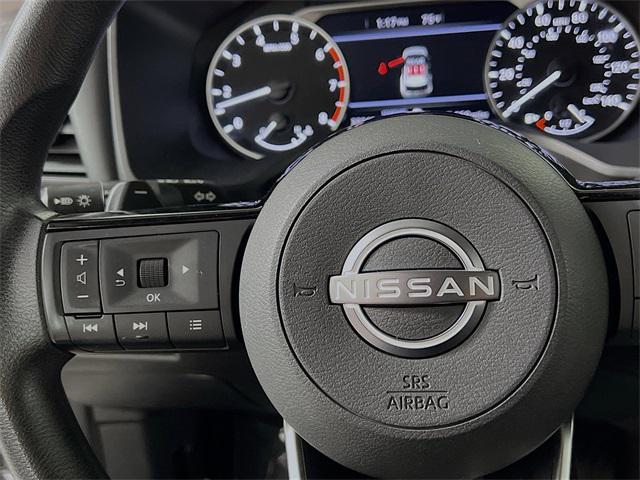 Photo of 2023 Brilliant Silver Metallic Nissan Rogue