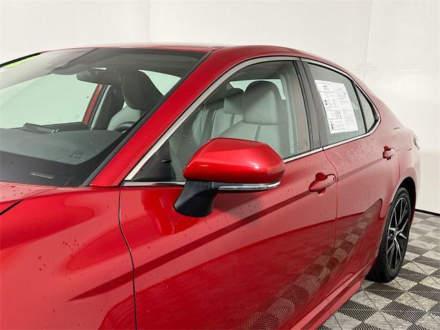 Photo of 2022 Supersonic Red Toyota Camry