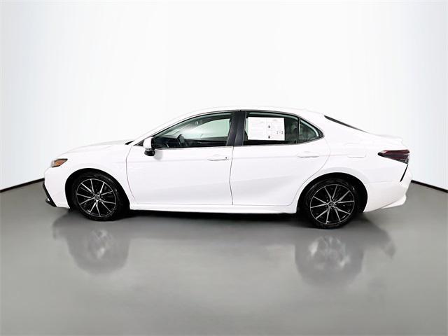 Photo of 2023 Ice Toyota Camry