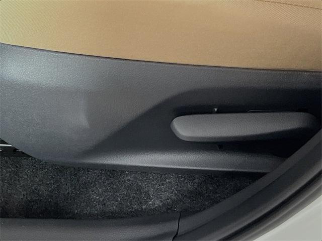 Photo of 2025 Ice Cap Toyota RAV4