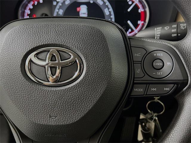 Photo of 2025 Ice Cap Toyota RAV4