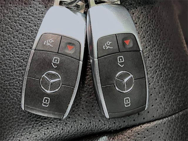 Photo of 2020 Polar White Mercedes-Benz GLE 350