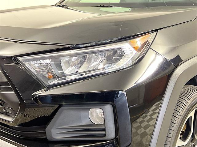 Photo of 2019 White Toyota RAV4