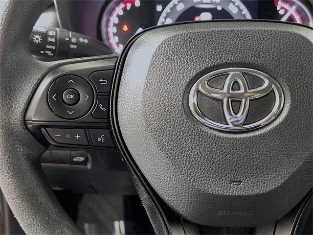 Photo of 2019 White Toyota RAV4