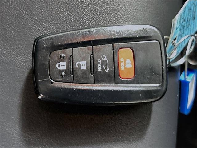 Photo of 2019 White Toyota RAV4