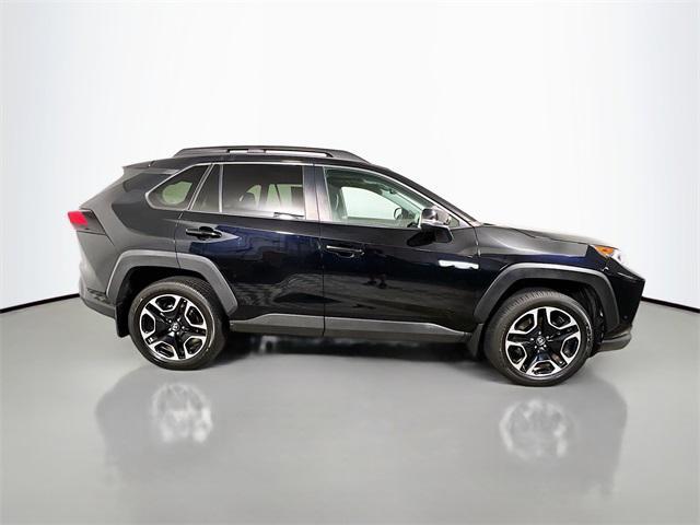 Photo of 2019 White Toyota RAV4