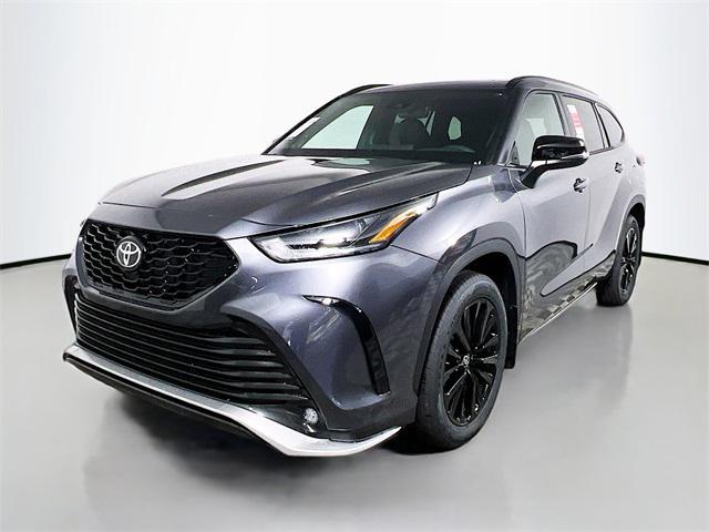 Photo of 2025 Magnetic Gray Metallic Toyota Highlander
