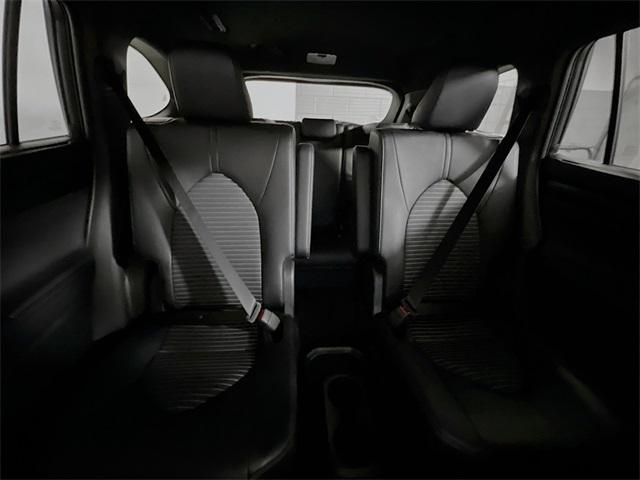 Photo of 2025 Magnetic Gray Metallic Toyota Highlander