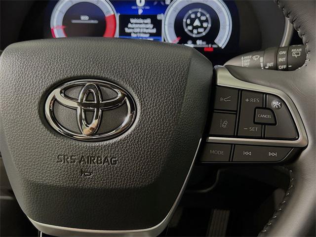 Photo of 2025 Magnetic Gray Metallic Toyota Highlander