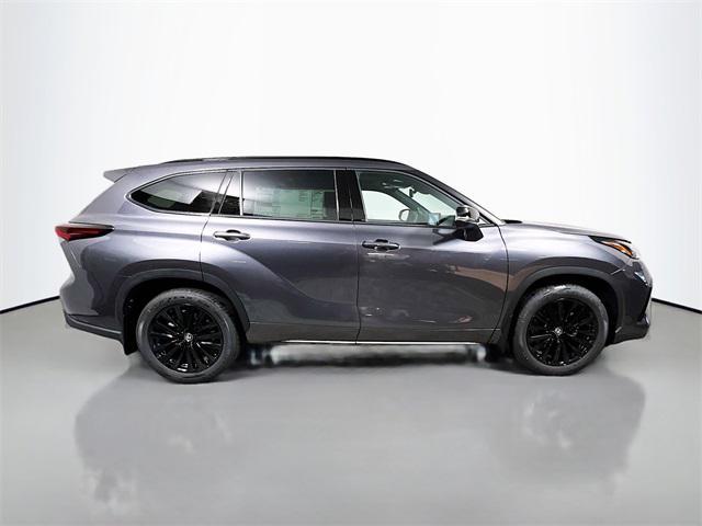 Photo of 2025 Magnetic Gray Metallic Toyota Highlander