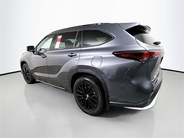 Photo of 2025 Magnetic Gray Metallic Toyota Highlander
