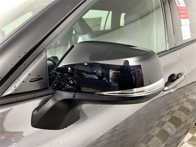Photo of 2025 Magnetic Gray Metallic Toyota Highlander