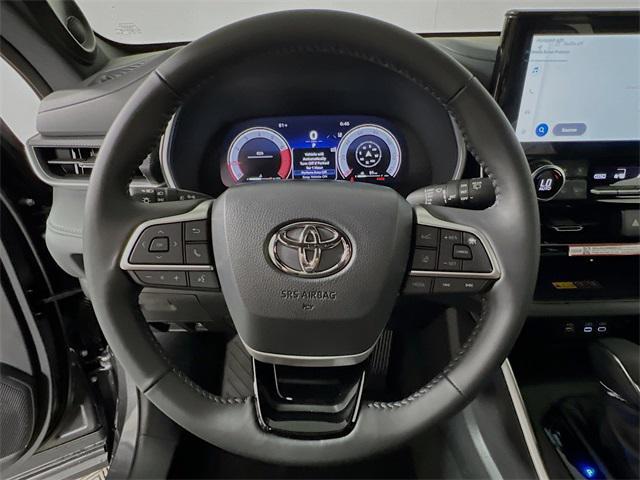 Photo of 2025 Magnetic Gray Metallic Toyota Highlander