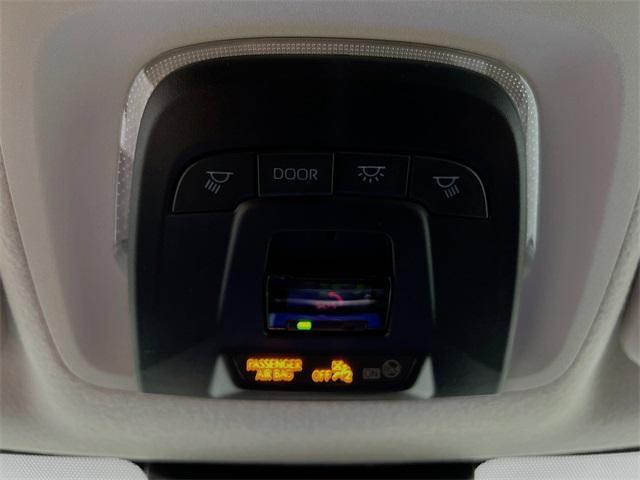 Photo of 2025 Classic Silver Metallic Toyota Corolla