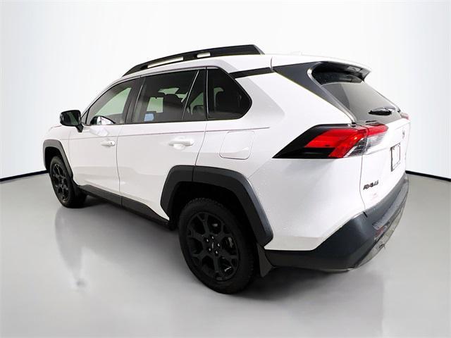 Photo of 2021 Super White Toyota RAV4
