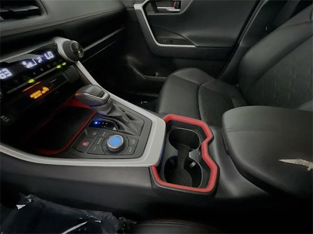 Photo of 2021 Super White Toyota RAV4